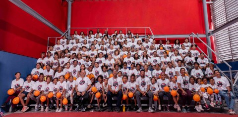 Fundación Juancito Sport realiza clínica de voleibol con más de 100 niñas en Capotillo